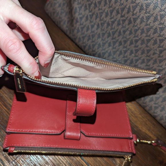 Michael Kors Wallet - Picture 5 of 8